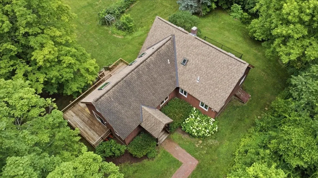 15 Polygraphic Lane Bennington VT 05257