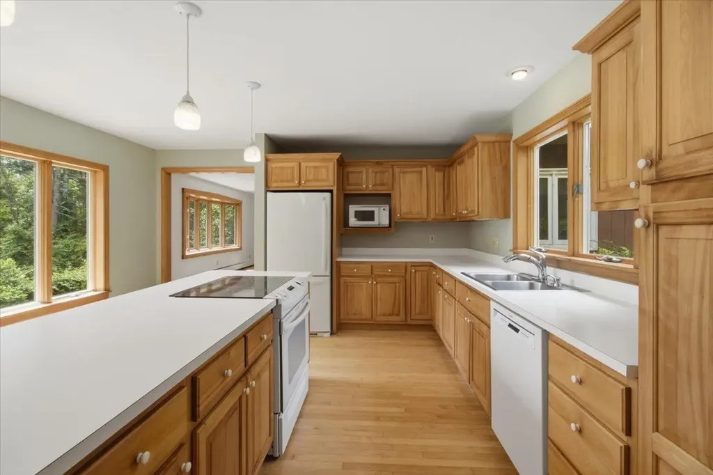 15 Polygraphic Lane Bennington VT 05257