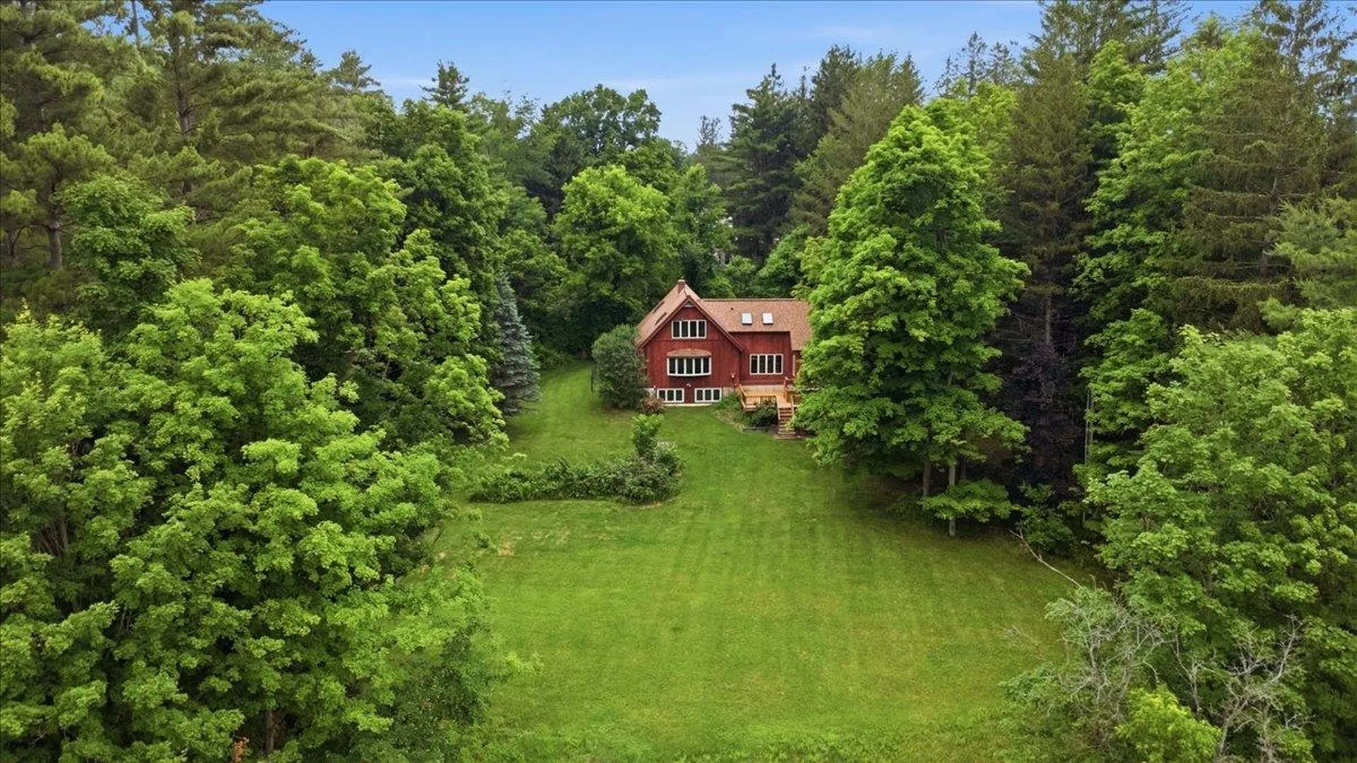 15 Polygraphic Lane Bennington VT 05257