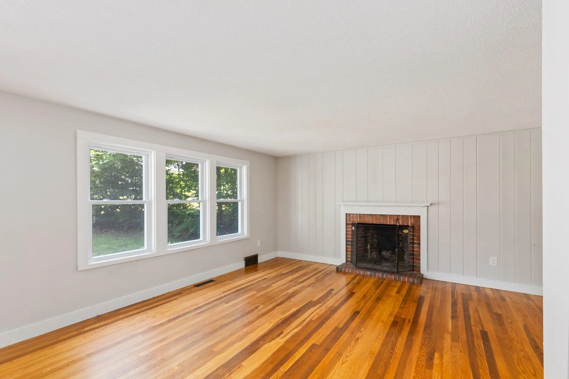 15 Webb Road Peterborough NH 03458