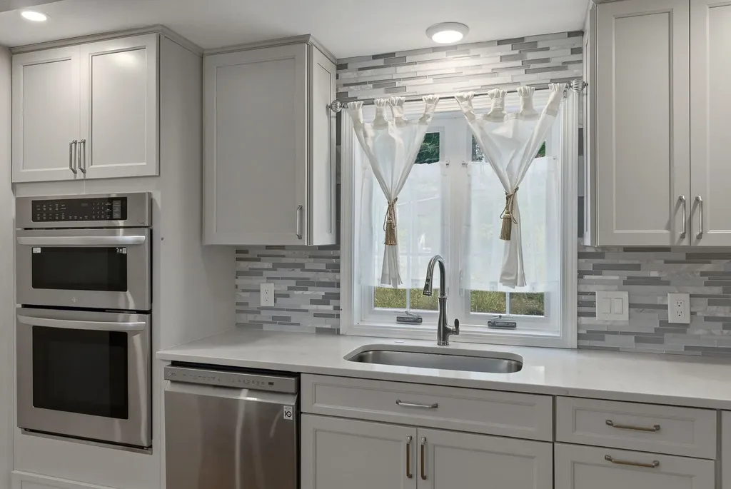 19 Michael Avenue Nashua NH 03063