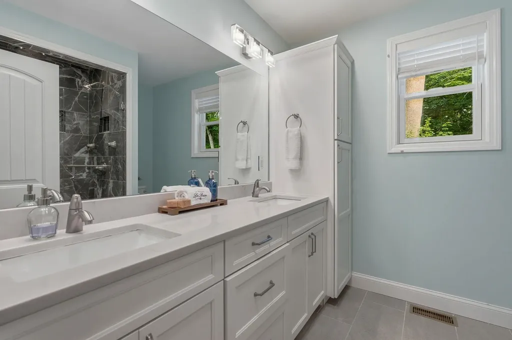 19 Michael Avenue Nashua NH 03063