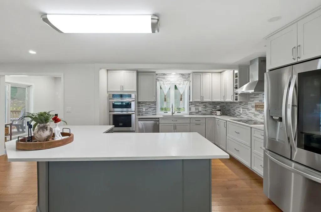 19 Michael Avenue Nashua NH 03063
