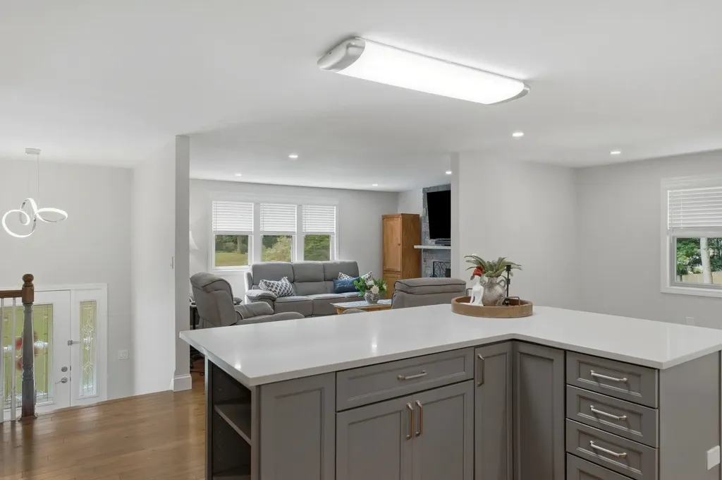 19 Michael Avenue Nashua NH 03063