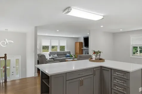 19 Michael Avenue Nashua NH 03063