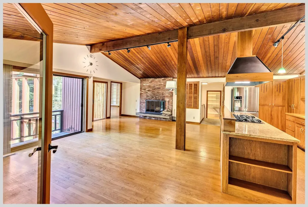 206 River Road Groton NH 03266