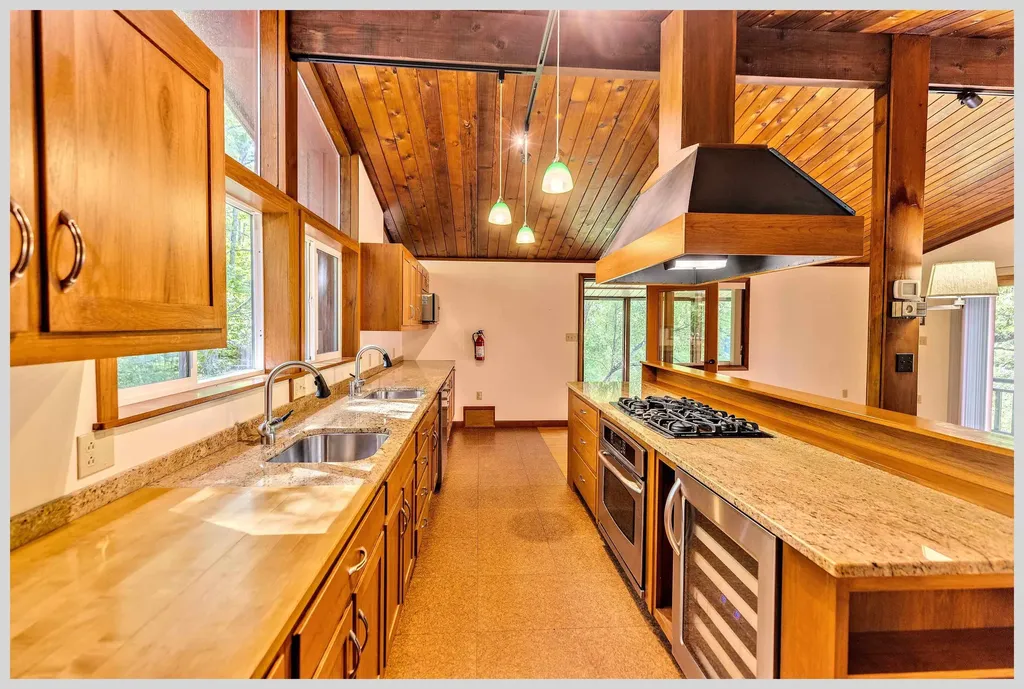 206 River Road Groton NH 03266