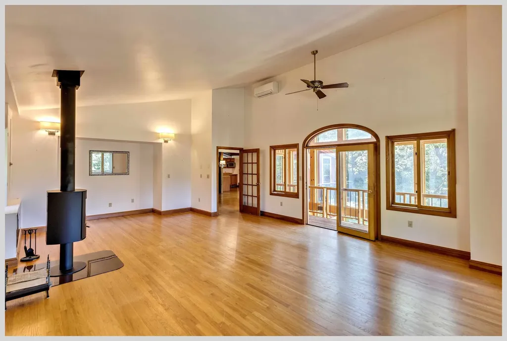 206 River Road Groton NH 03266