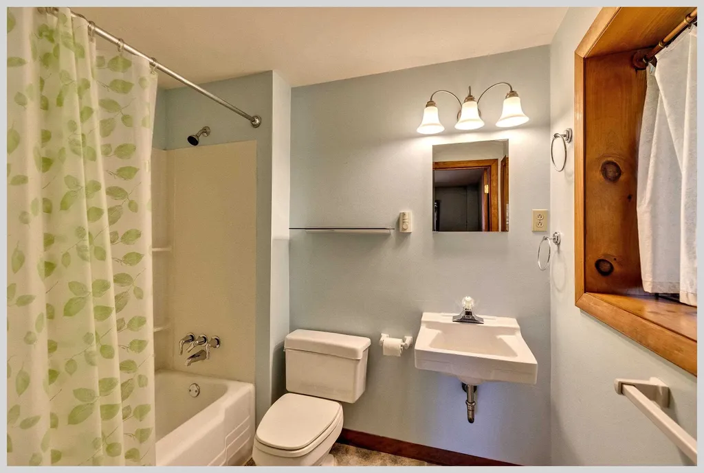206 River Road Groton NH 03266