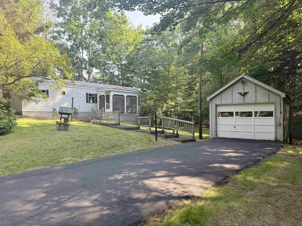 9 Corliss Hill Road Meredith NH 03253