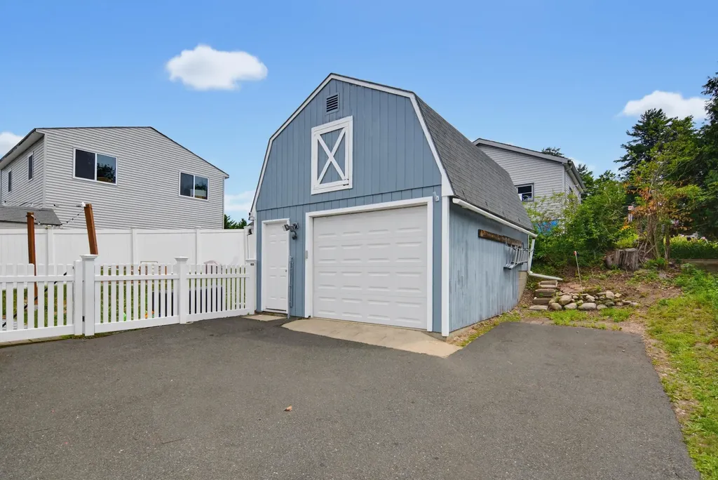 219 Rhode Island Avenue Manchester NH 03104