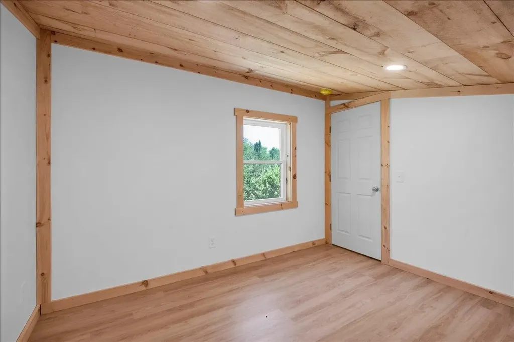 55 Burroughs Way Belvidere VT 05442