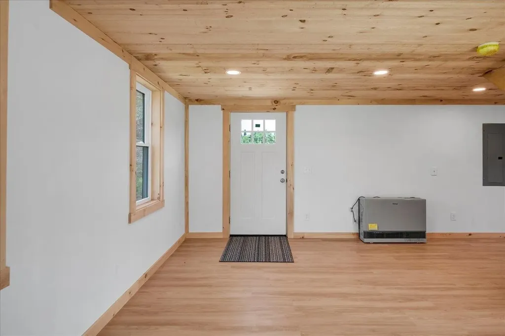 55 Burroughs Way Belvidere VT 05442