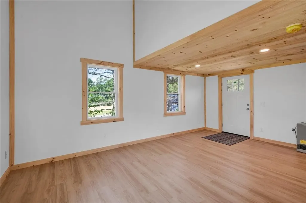 55 Burroughs Way Belvidere VT 05442