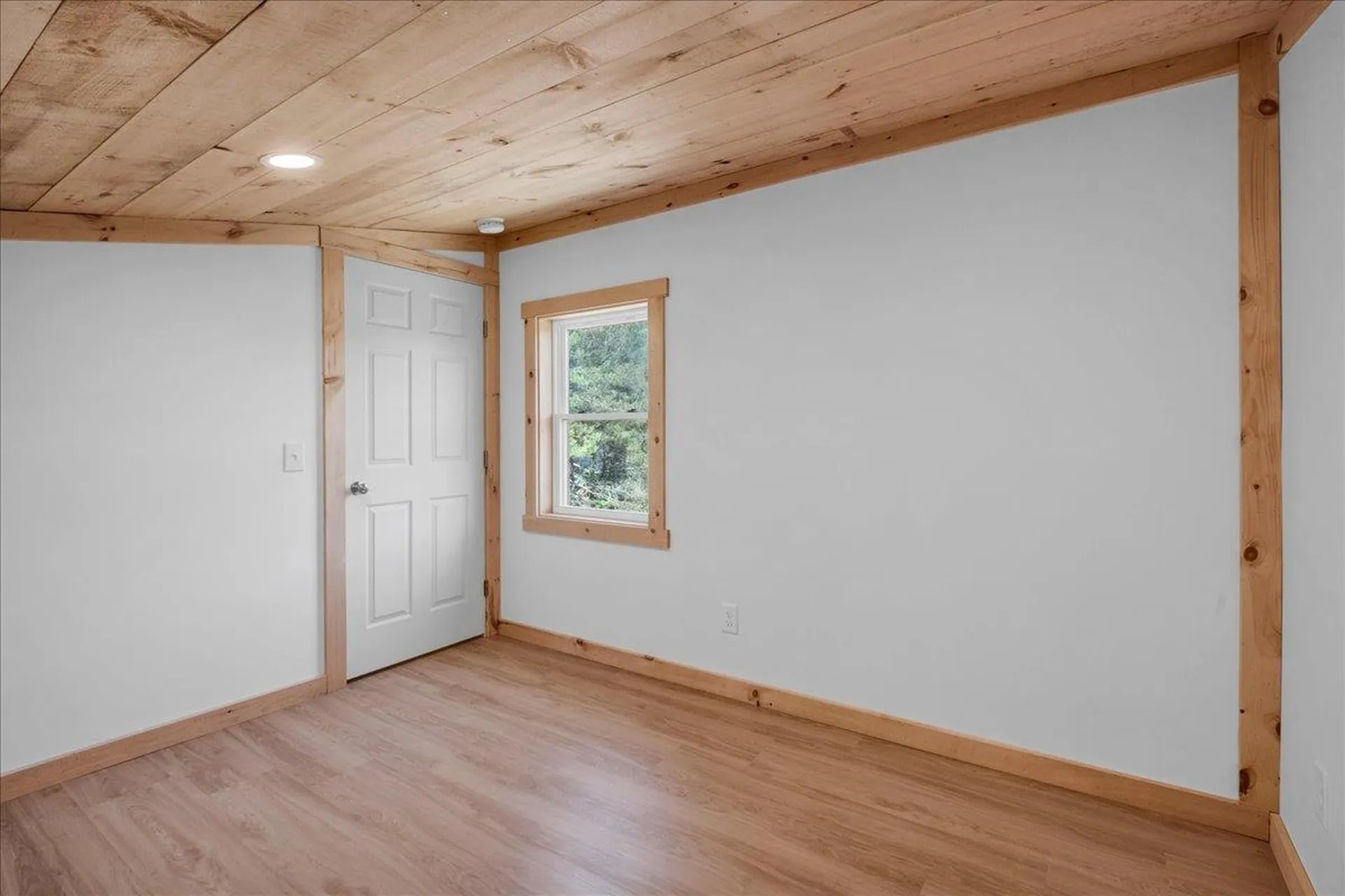 55 Burroughs Way Belvidere VT 05442