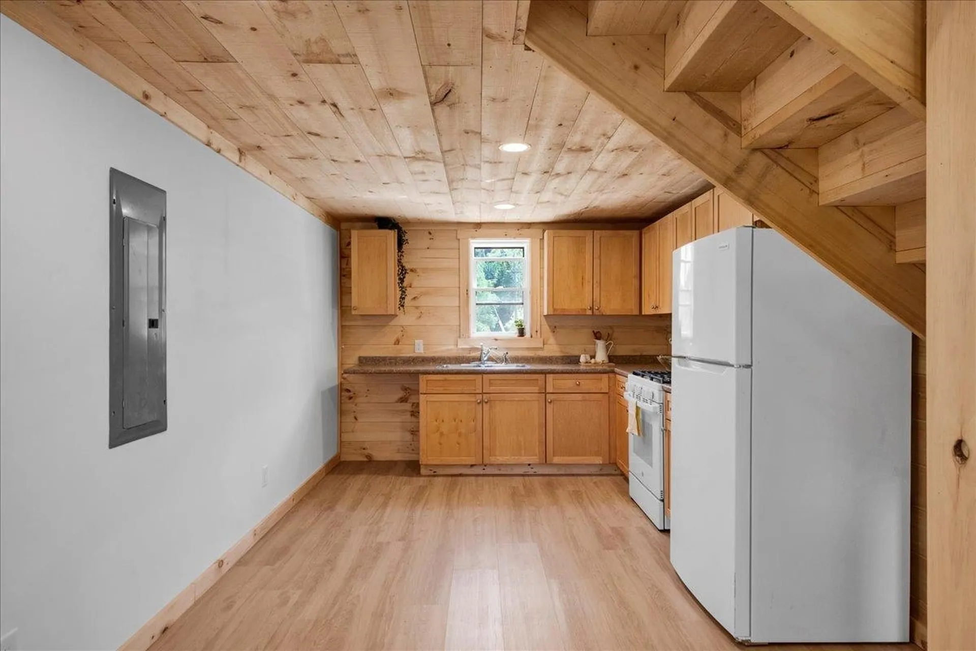 55 Burroughs Way Belvidere VT 05442