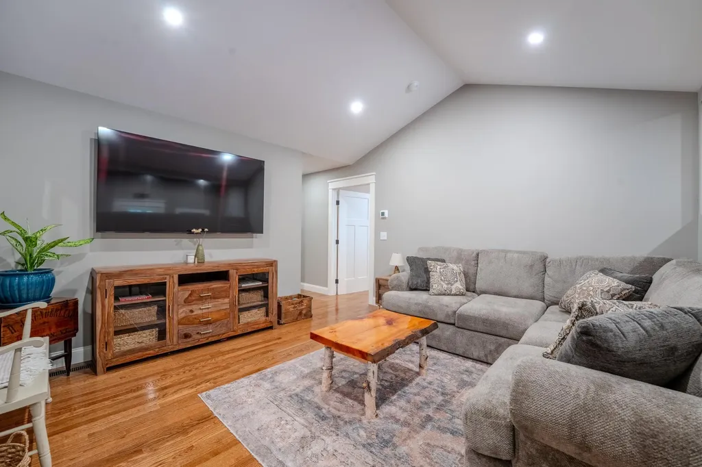 3421 River Road Bridgewater NH 03264