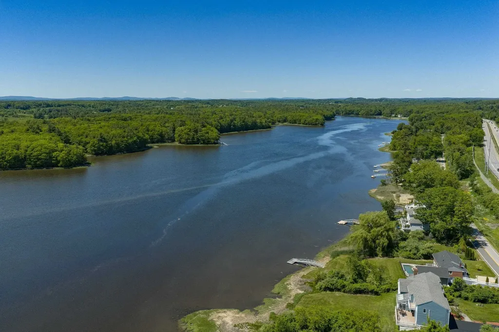 179 Spur Road Dover NH 03820