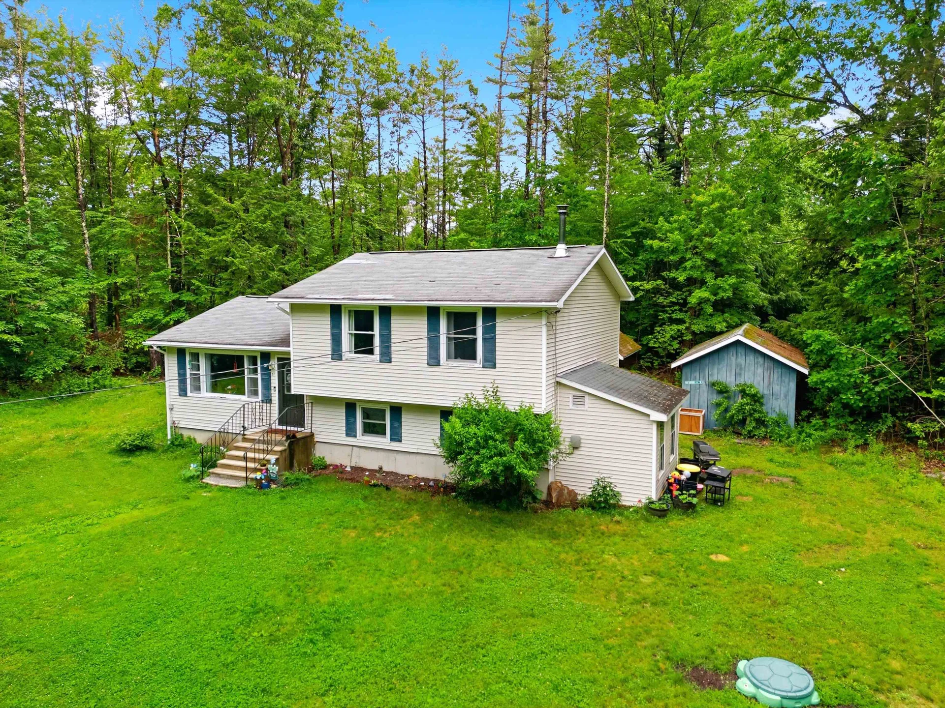31 Emerald Lane Hillsborough NH 03244