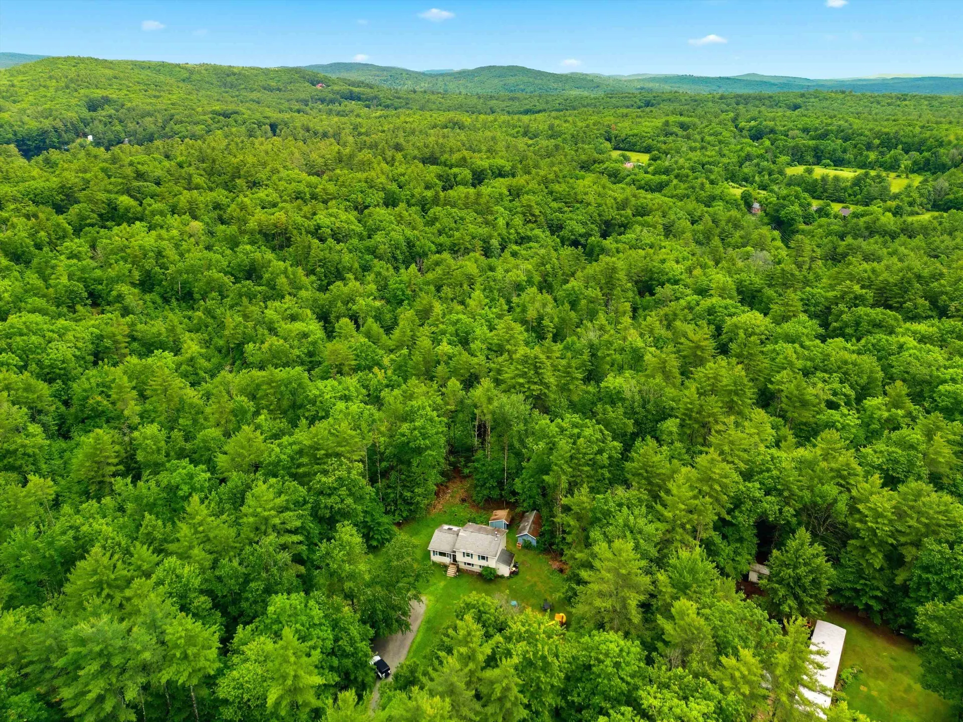 31 Emerald Lane Hillsborough NH 03244