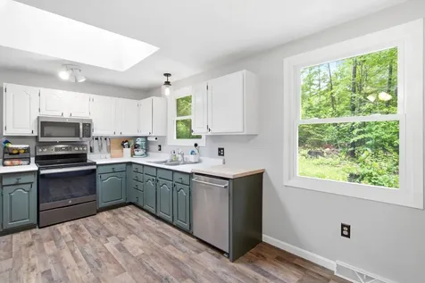 31 Emerald Lane Hillsborough NH 03244