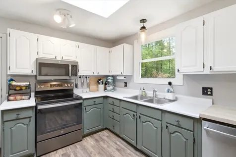31 Emerald Lane Hillsborough NH 03244