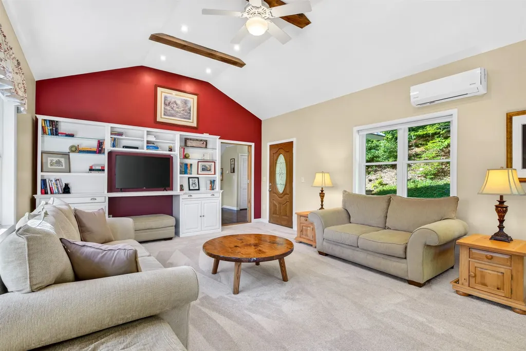 11 Stratton View Road Winhall VT 05340