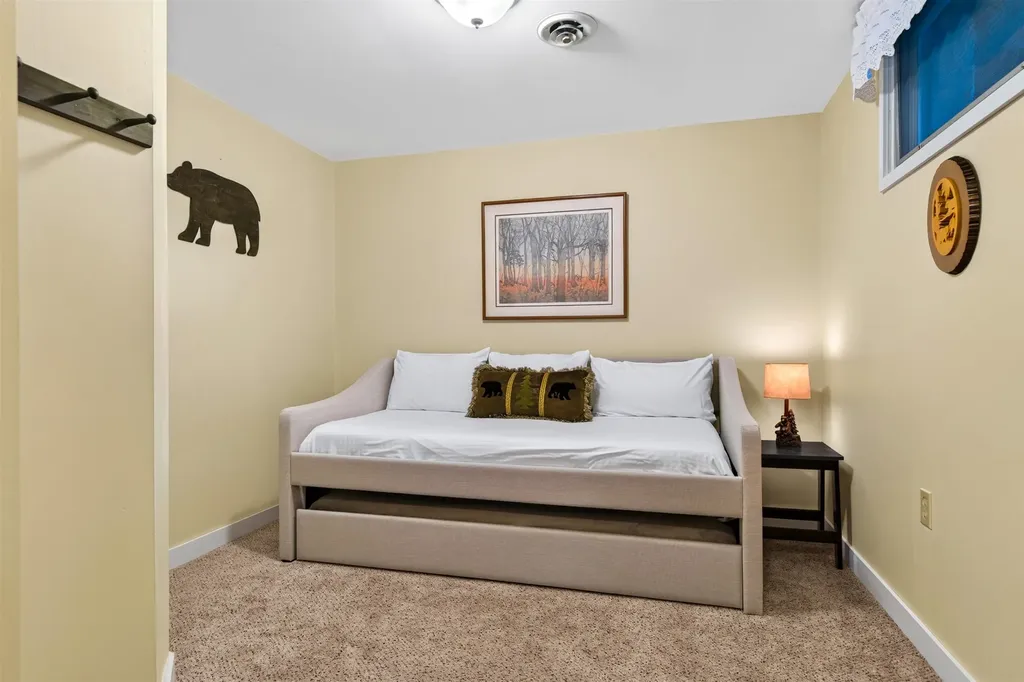11 Stratton View Road Winhall VT 05340