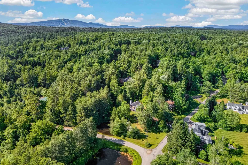 11 Stratton View Road Winhall VT 05340