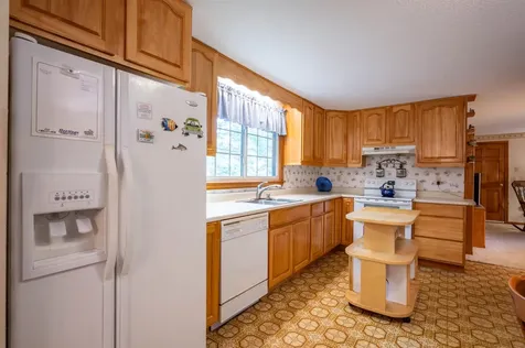 3 Aspen Court Nashua NH 03062