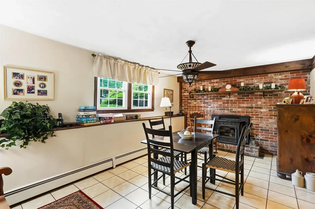26 Veronica Avenue Salem NH 03079