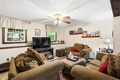 26 Veronica Avenue Salem NH 03079
