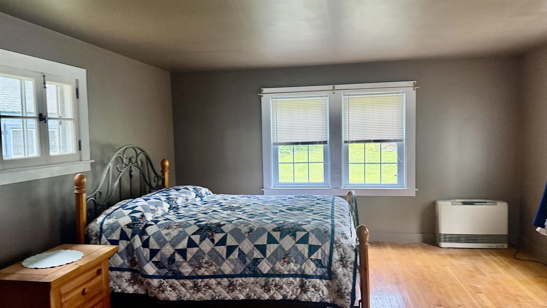 27 Ainsworth Road Claremont NH 03743
