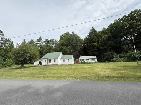 27 Ainsworth Road Claremont NH 03743