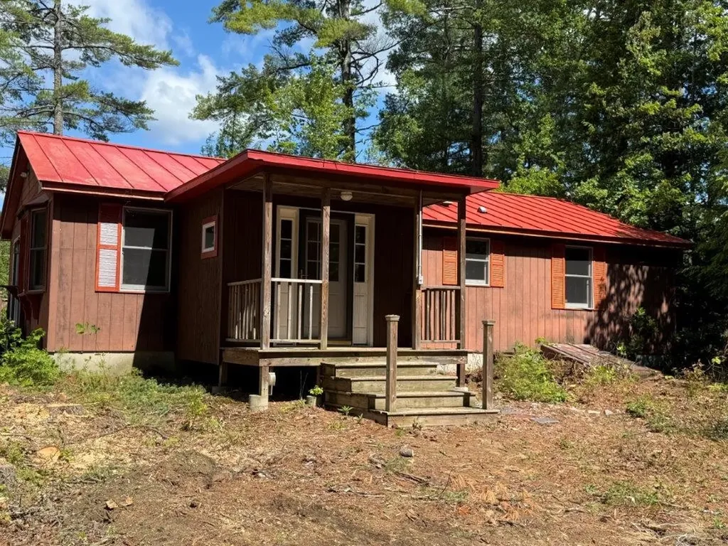 1049 Main Street Grafton NH 03240
