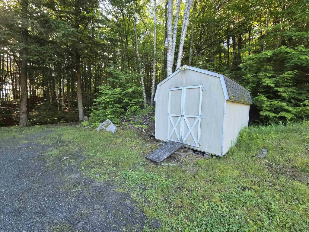 194 Algonquin Road Enfield NH 03748