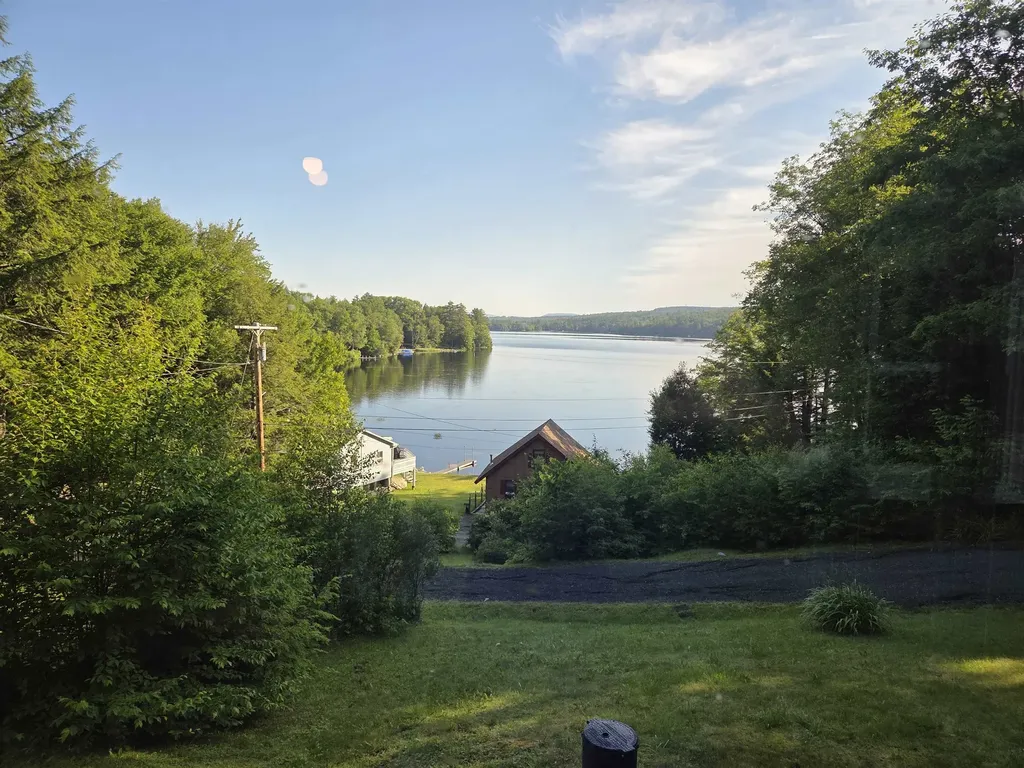 194 Algonquin Road Enfield NH 03748