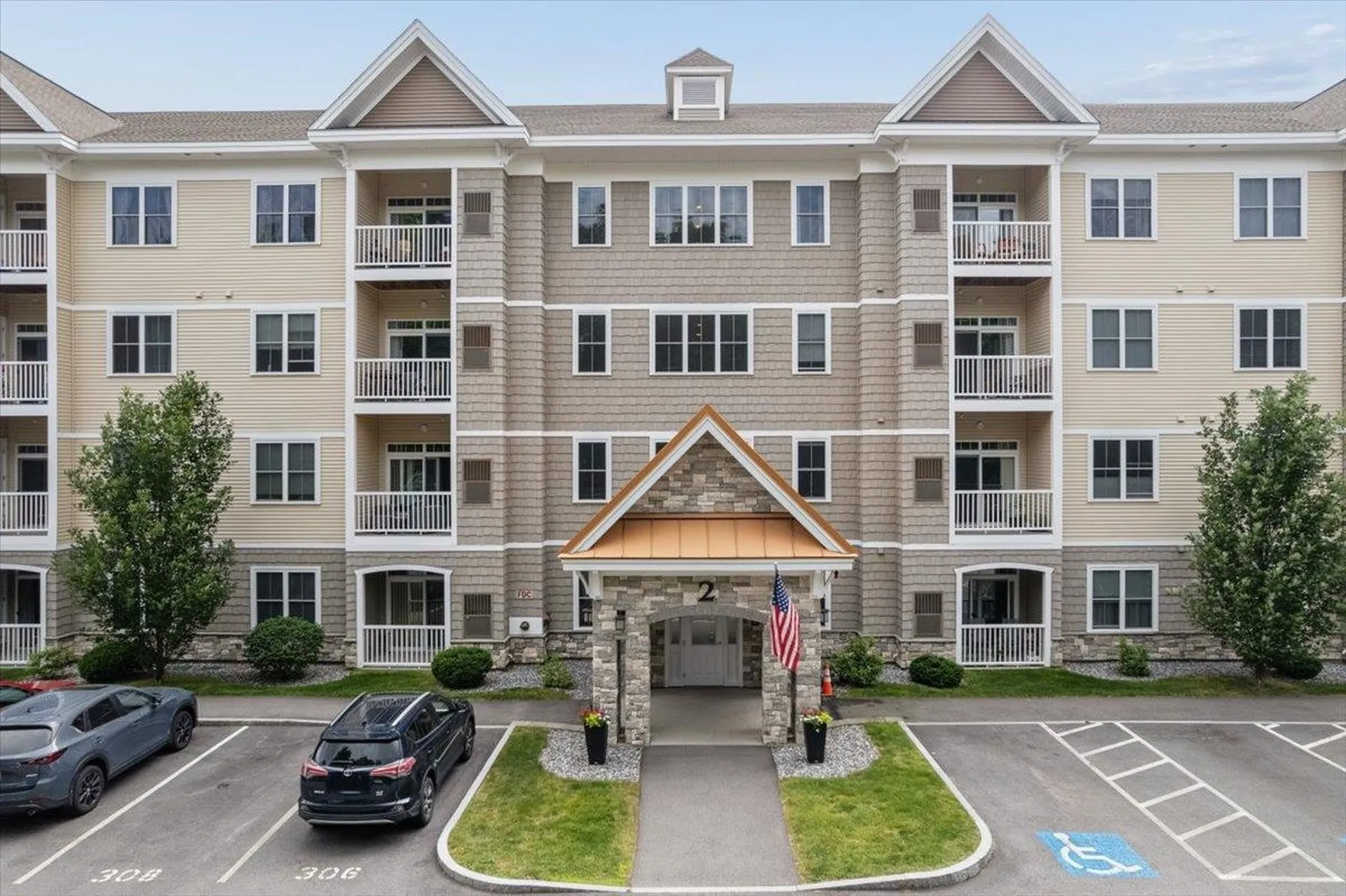 2 Henry David Drive Nashua NH 03062