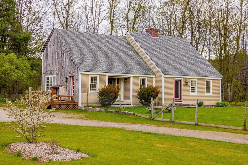 30 Brock Farm Road Piermont NH 03779