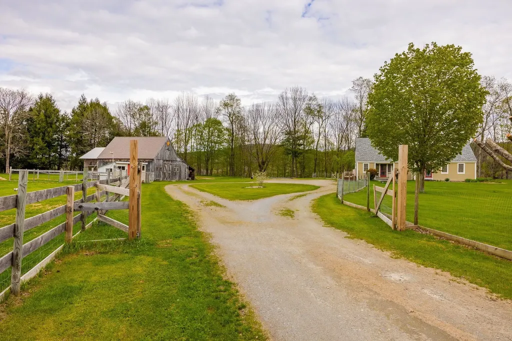 30 Brock Farm Road Piermont NH 03779