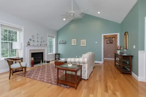 39 Morrison Drive Londonderry NH 03053