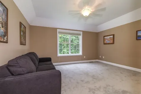 39 Morrison Drive Londonderry NH 03053
