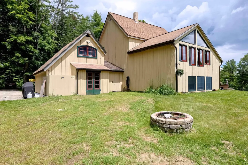 21 Martin Drive Danbury NH 03230