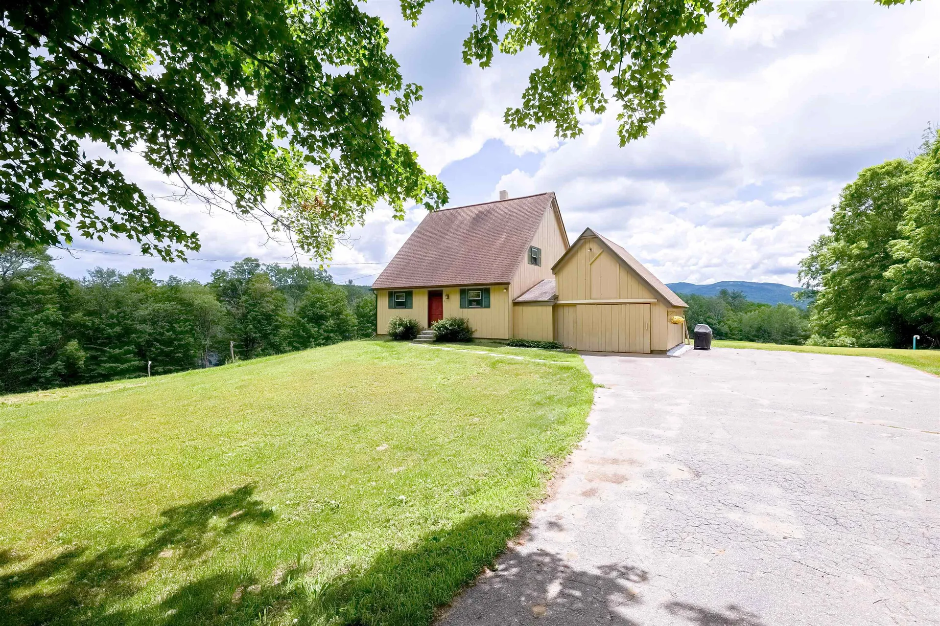21 Martin Drive Danbury NH 03230