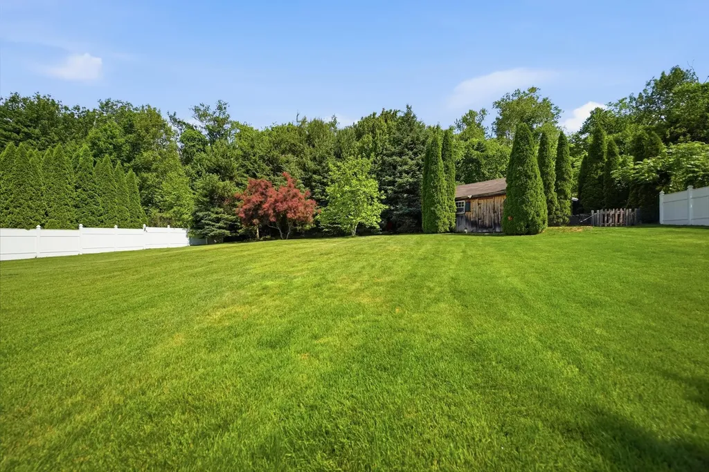 14 Brittany Circle Pembroke NH 03275