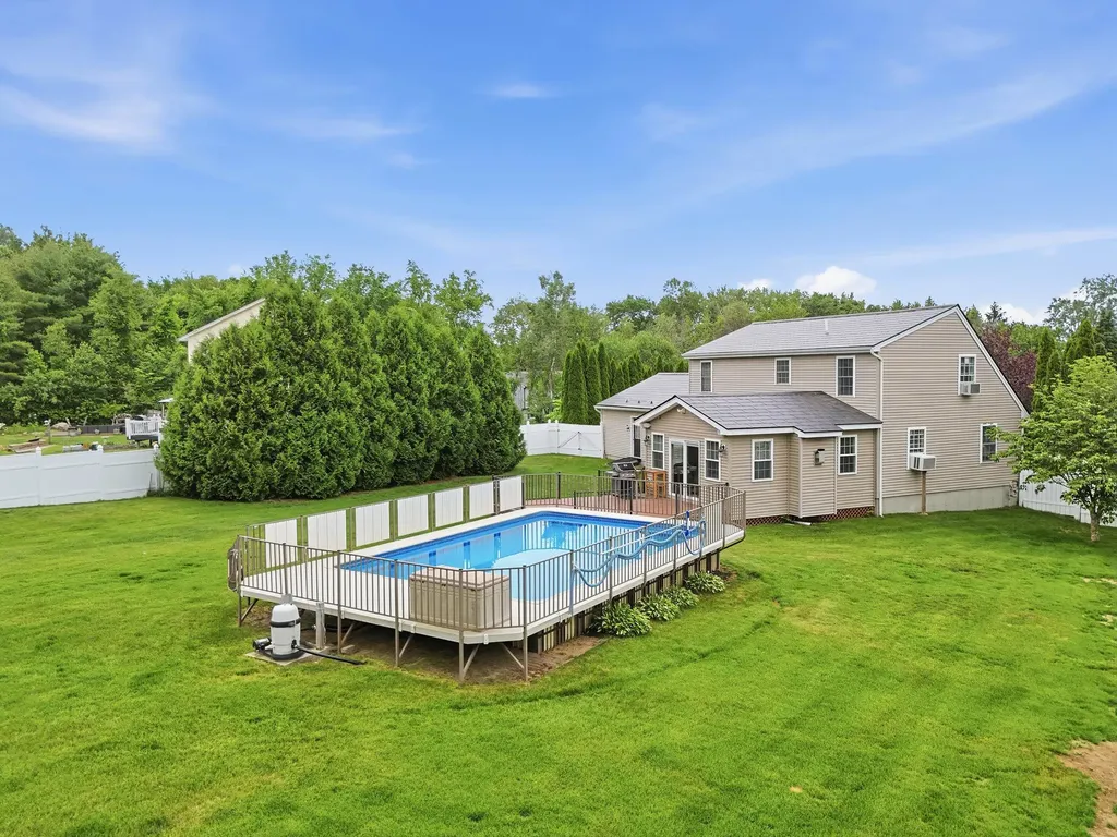 14 Brittany Circle Pembroke NH 03275