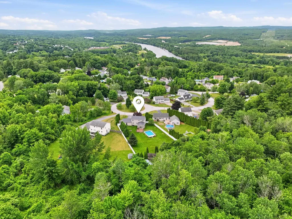 14 Brittany Circle Pembroke NH 03275