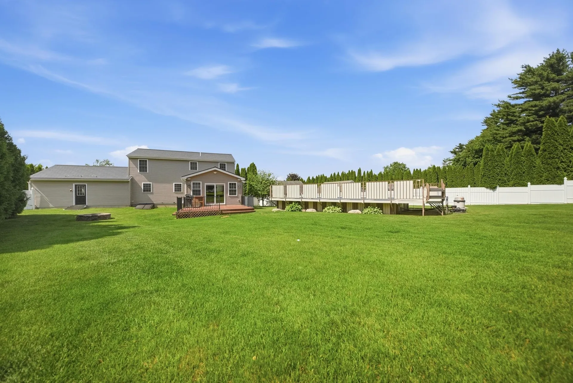 14 Brittany Circle Pembroke NH 03275