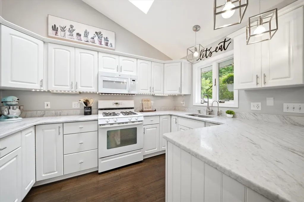 107 Hackett Hill Road Hooksett NH 03106