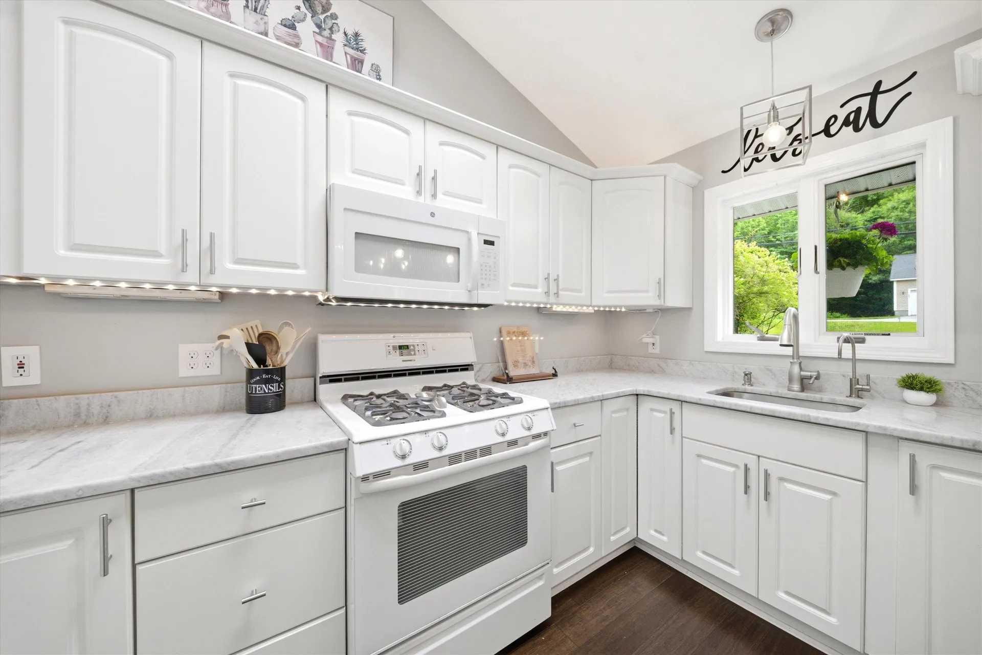 107 Hackett Hill Road Hooksett NH 03106